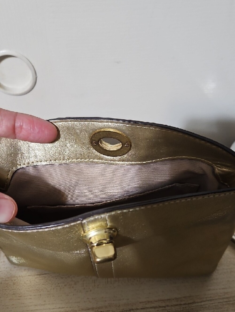 Coach NWOT Turnlock Metallic Gold Wristlet - Picture 12 of 15